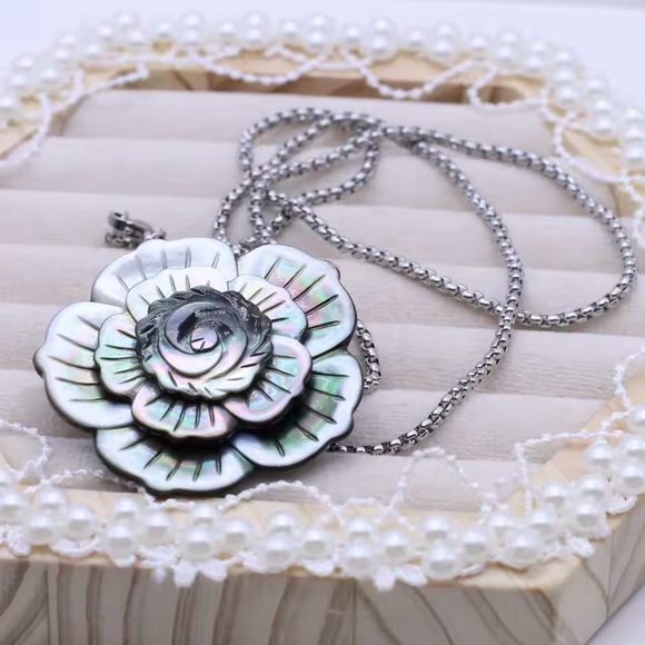 “Rose of the Ocean” Abalone Seashell Carved Iridescent Flower Brooch or Necklace - Picture 10 of 16